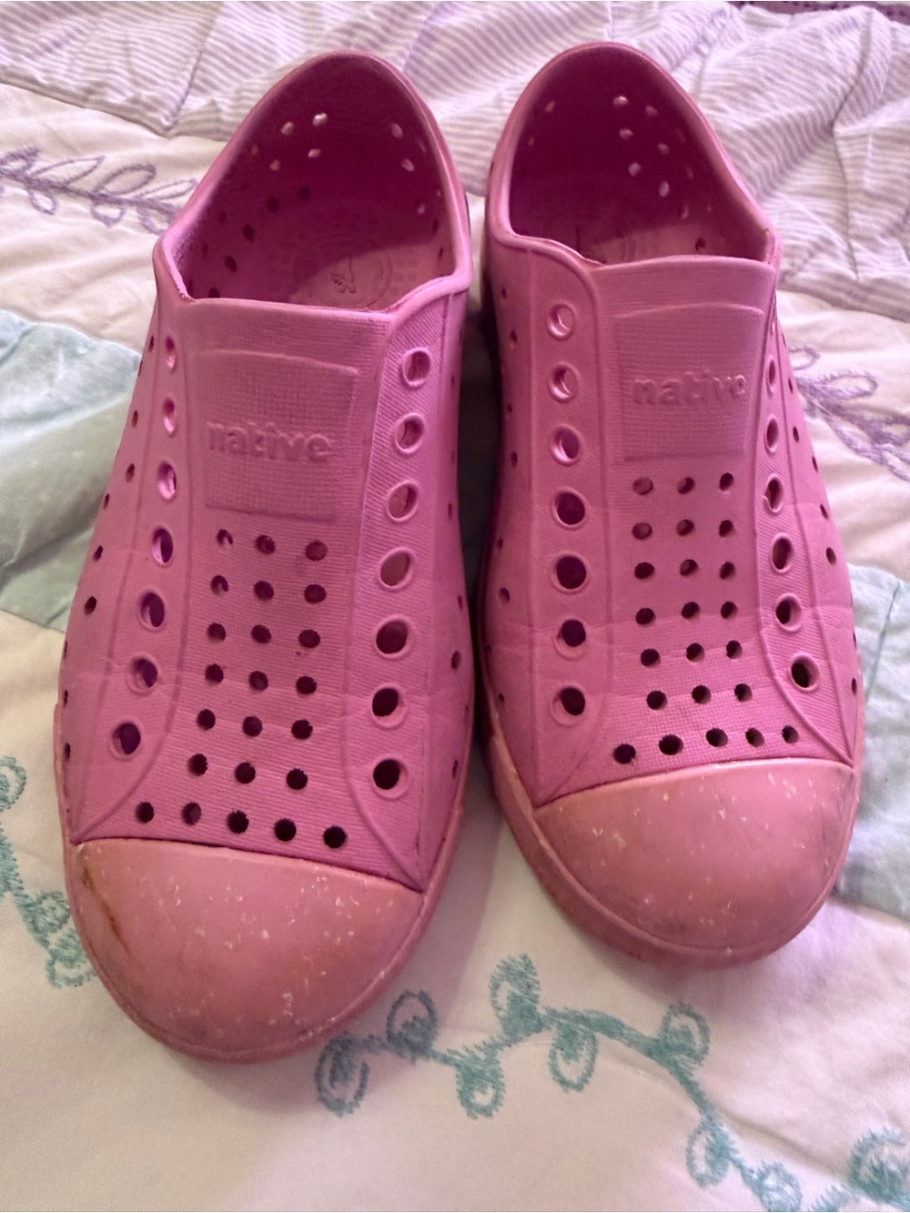 Native Kids Slip-On  Shoes in Pink